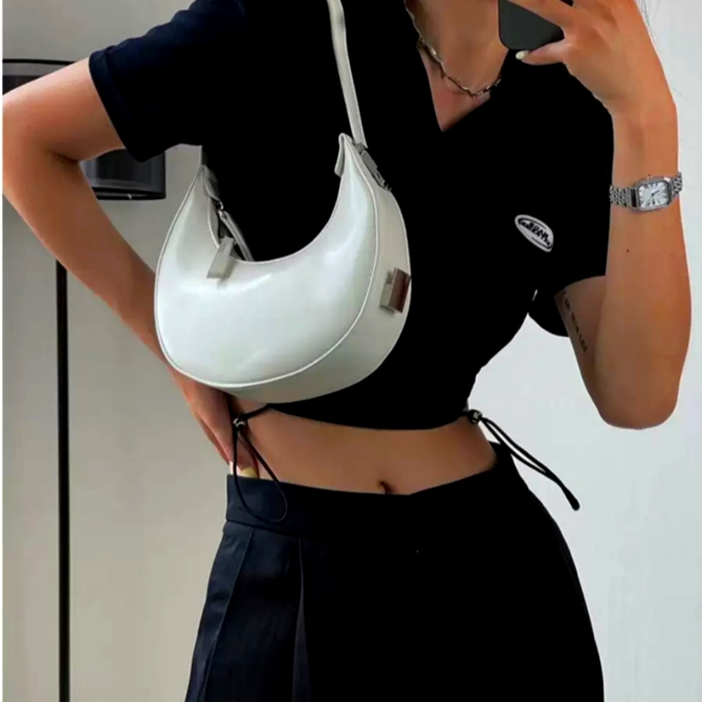 Niche design bag women 2022 new simple personality shoulder bag crescent bag net